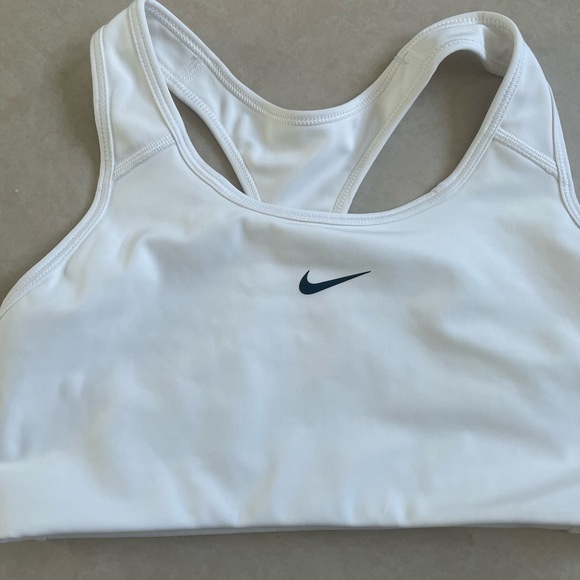 Nike Dri-FIT Swoosh Women's Medium-Support Sports Bra White - Picture 4 of 7
